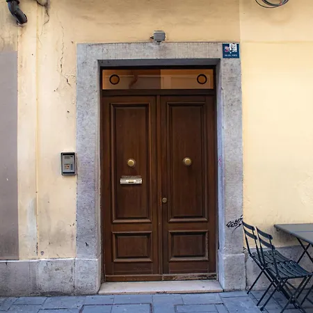 Lägenhet Bilocale In Centro A 1 Minuto Da Piazza Unita