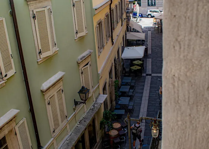 Bilocale In Centro A 1 Minuto Da Piazza Unita * Trieszt