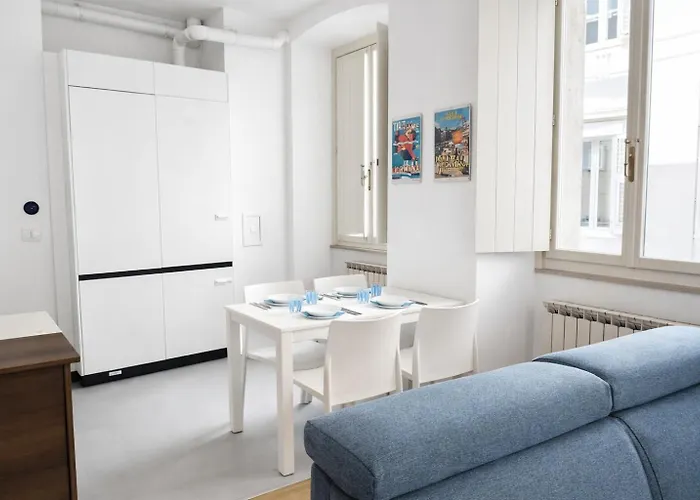 Bilocale In Centro A 1 Minuto Da Piazza Unita Apartman