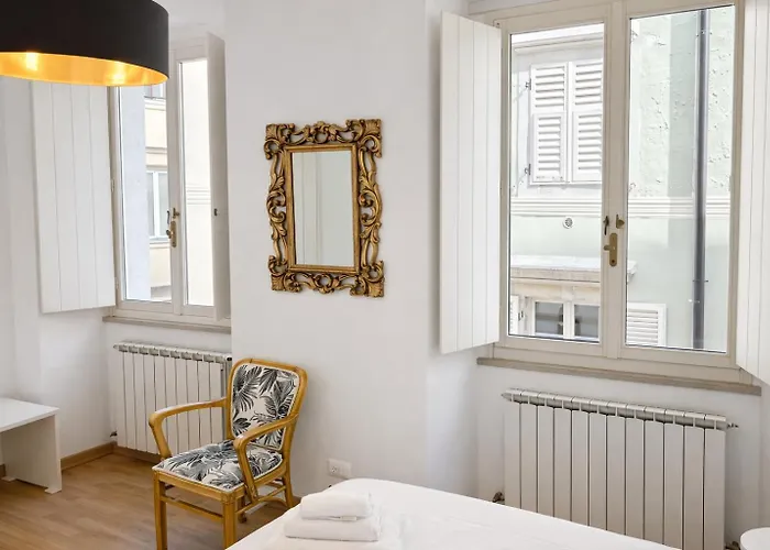 Bilocale In Centro A 1 Minuto Da Piazza Unita Apartman