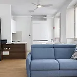 Bilocale In Centro A 1 Minuto Da Piazza Unita 公寓 的里雅斯特