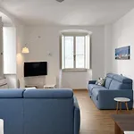 Bilocale In Centro A 1 Minuto Da Piazza Unita 的里雅斯特