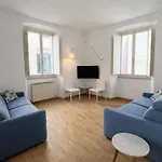 Bilocale In Centro A 1 Minuto Da Piazza Unita *