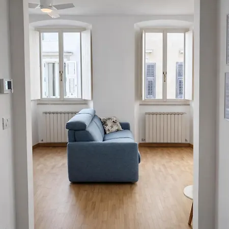 Bilocale In Centro A 1 Minuto Da Piazza Unita