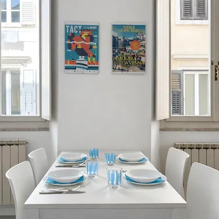 Bilocale In Centro A 1 Minuto Da Piazza Unita 公寓 *