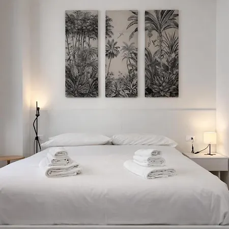 Bilocale In Centro A 1 Minuto Da Piazza Unita * 的里雅斯特