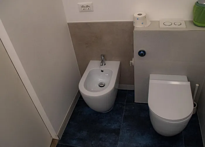 Bilocale In Centro A 1 Minuto Da Piazza Unita *