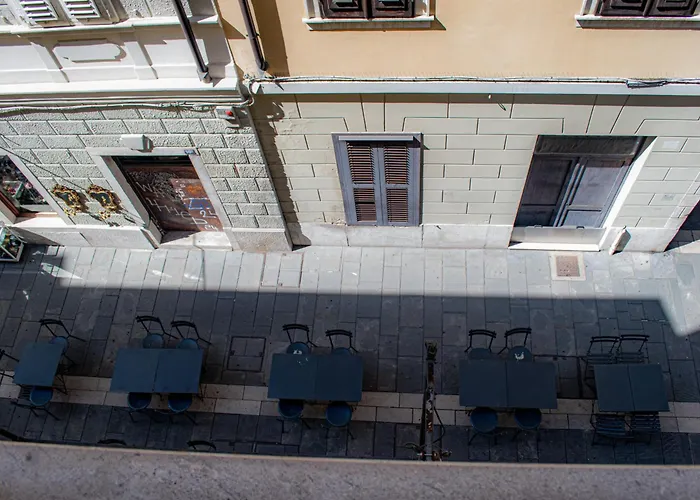 Bilocale In Centro A 1 Minuto Da Piazza Unita Appartement *